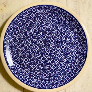 Polish Pottery Dinner Plate Plate, 10.75" in "Ditsy Daisies" by Zaklady-EUC